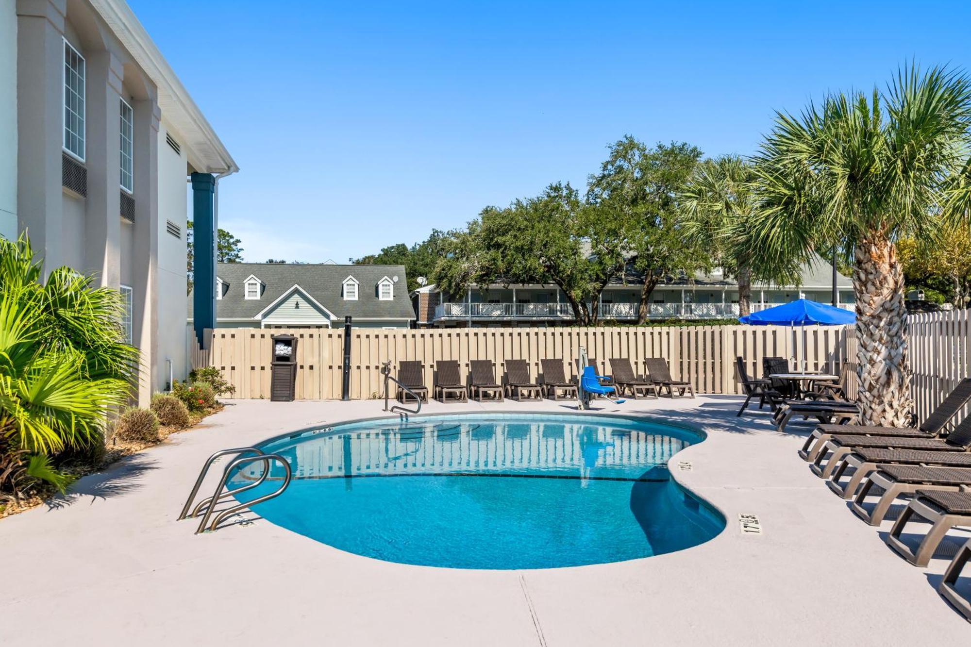 فندق هوليداي إن إكسبريس سانت سيمونز آيلاند St. Simons Island المظهر الخارجي الصورة